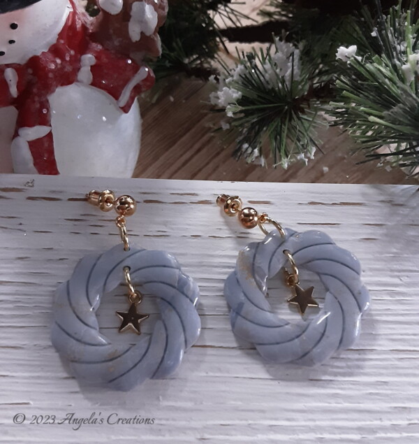 Blue Wreath and Star Post Earrings - 5823