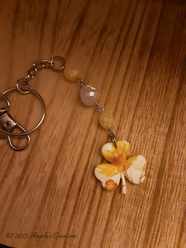 Flower Printed Clover Keychain- 7705