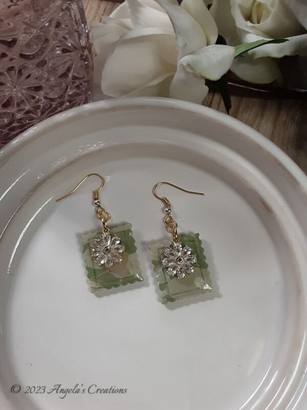 Green Marbled Flowered Dangle Earrings - 7109