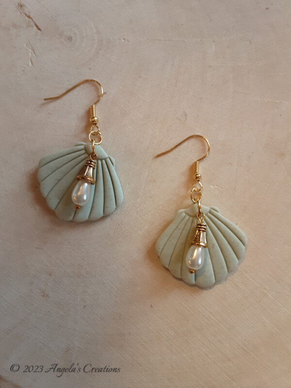 Green Shell Dangle Earrings - 7538