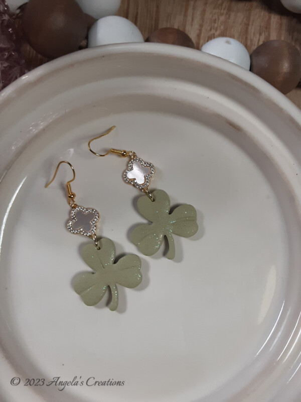 Green Shimmering Clover Dangle Earrings - 7114