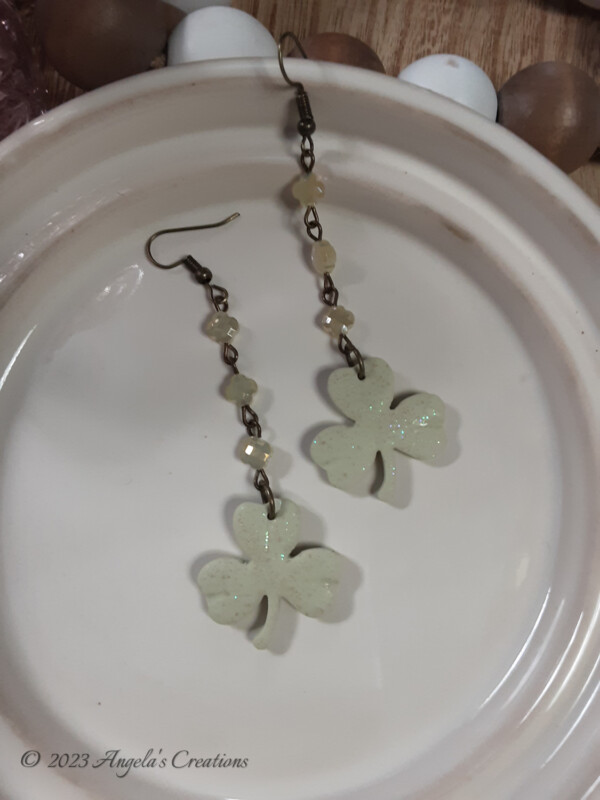 Green Shimmering Clover Dangle Earrings - 7116