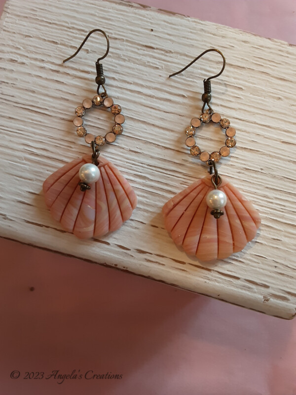 Peach Marbled Shell Dangle Earrings - 7541