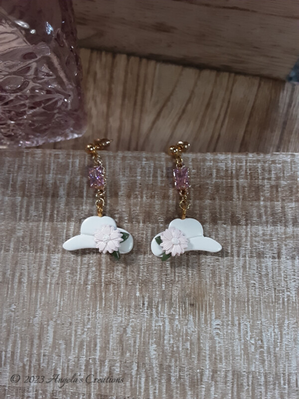 White Cowgirl Hat Dangle Earrings - 7196