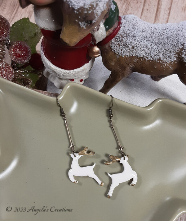 White Reindeer Dangle Earrings - 7068